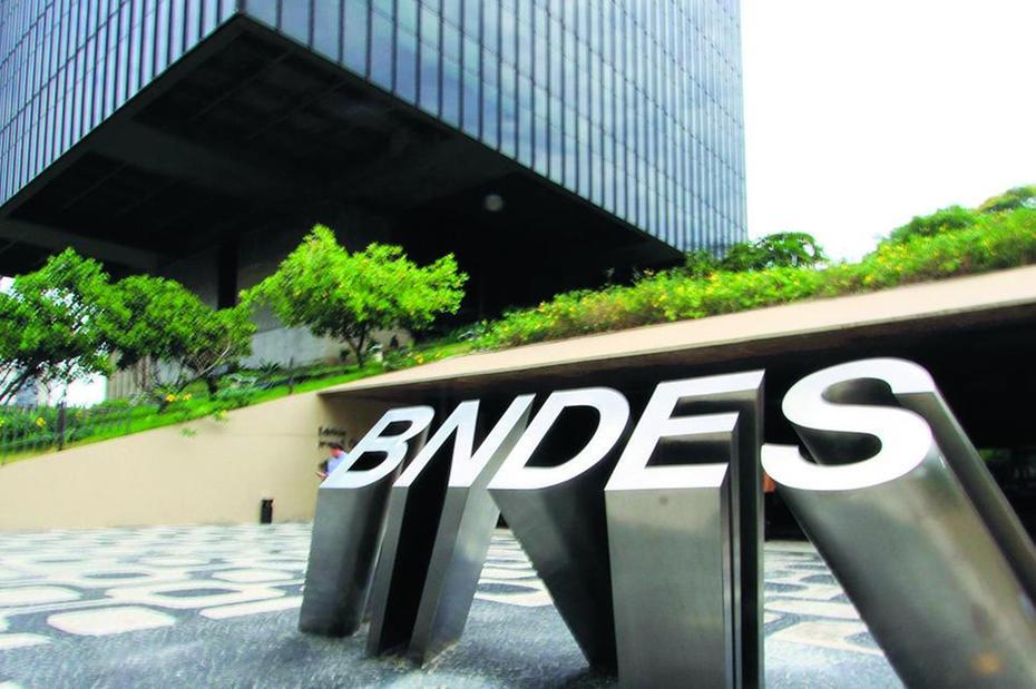 BNDES melhora programa de financiamento voltado à manutenção de caminhões