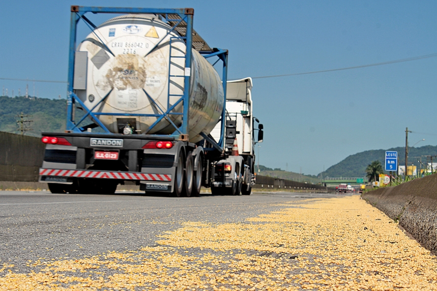 Transporte rodoviário seguro da soja é vital para prevenir risco biológico